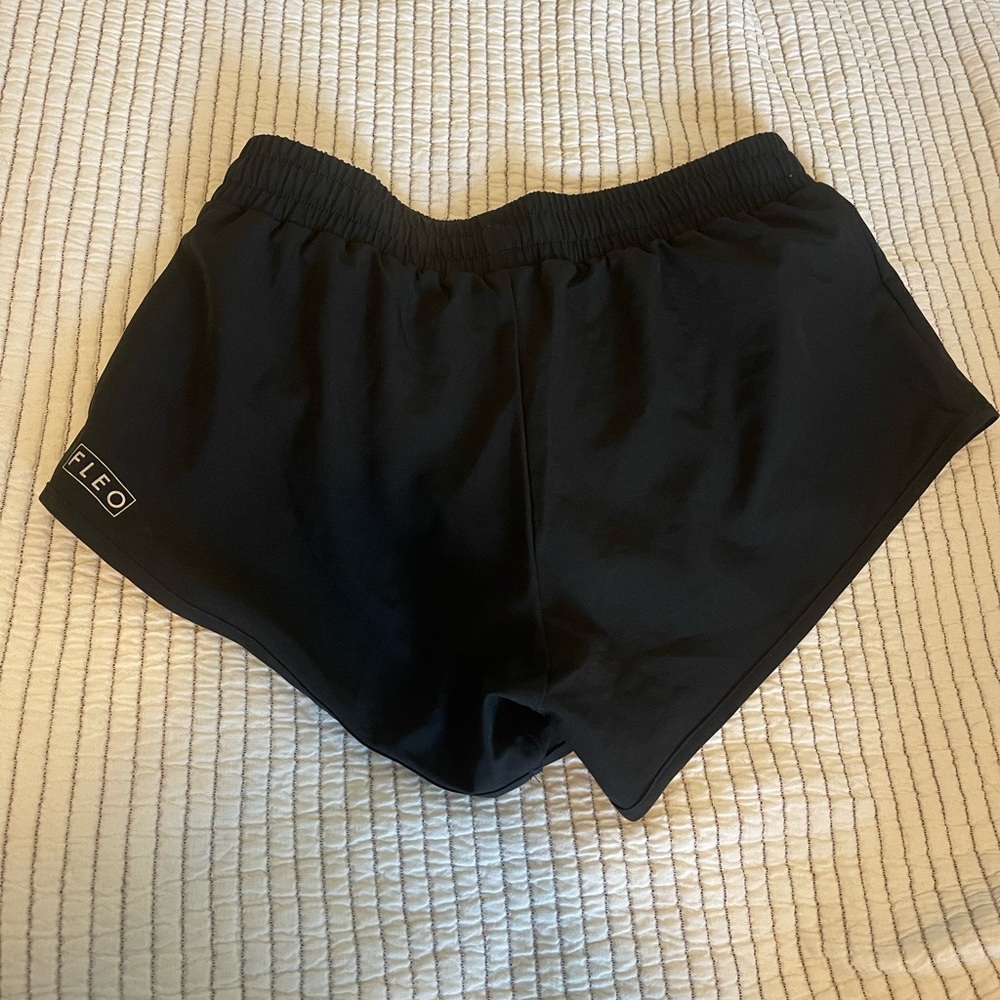 Fleo Keep Up Shorts size small